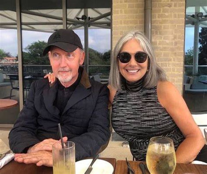 
Ian Bairnson | Wife Leila | Family And Net Worth 