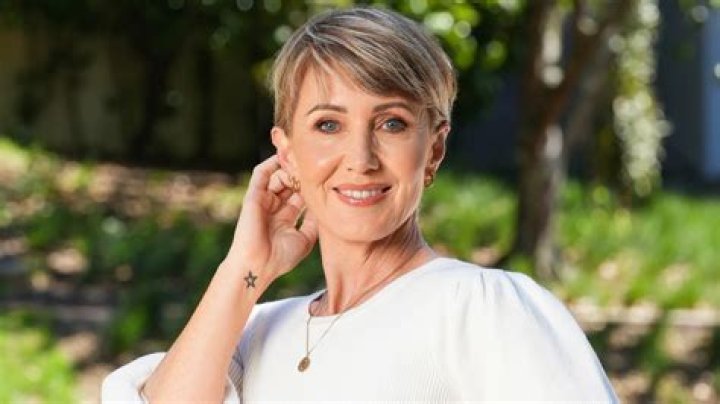 
Ingrid Hipkiss Height, Weight, Net Worth, Age, Birthday, Wikipedia, Who, Nationality, Biography 