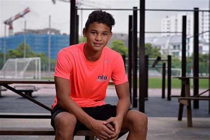 
Irfan Fandi Height, Weight, Net Worth, Age, Birthday, Wikipedia, Who, Nationality, Biography 
