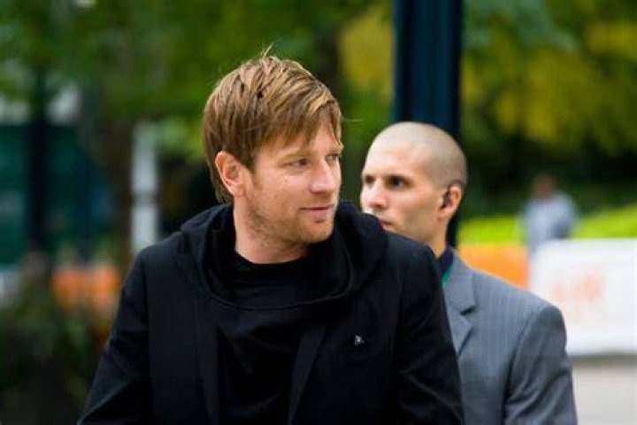 Is 4 Times Gay Role Player Ewan McGregor Gay in Real Life?