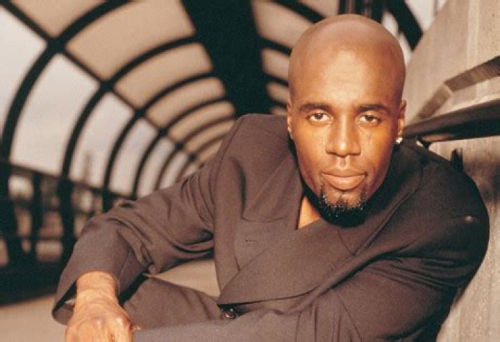 Is Aaron Hall Married to Wife? Or Dating Girlfriend?