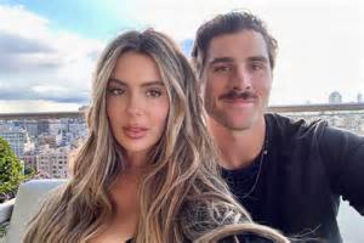 
Is Brielle Biermann Pregnant? Baby, Family And Net Worth 