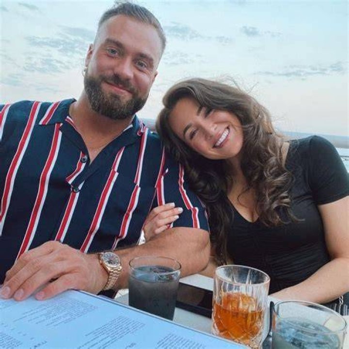 Is Chris Bumstead Married To Courtney King? Relationship Details | Also, Is He Arrested?