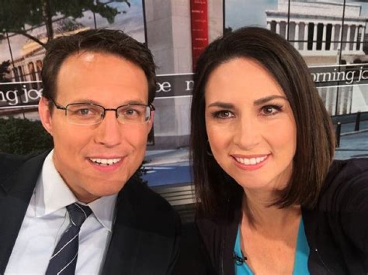 
Is Heidi Przybyla Married? How Is She Scaling Her Journalism Career? 