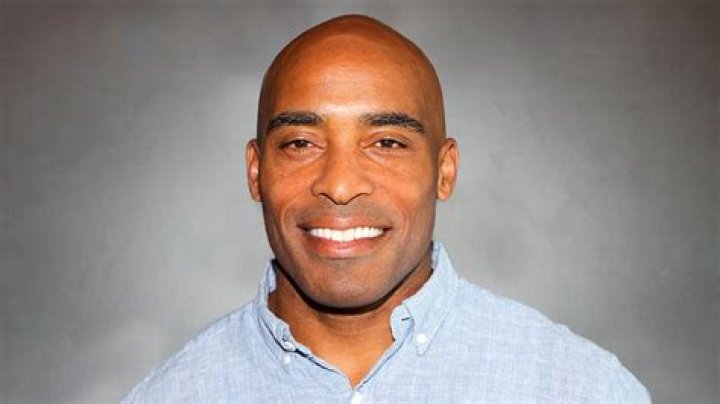 Is Marion Barber III Related To Tiki Barber? Family Links Explained