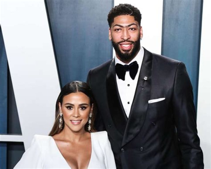 
Is Marlen Esparza Married? Everything To Know About The Boxer’s Family & Husband 