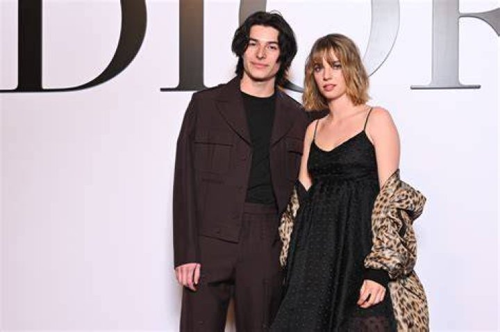 
Is Maya Hawke a Lesbian? Here are Some Shocking Facts! 