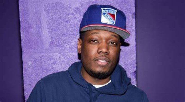 
Is Michael Che Gay? Age, Height, Net Worth 