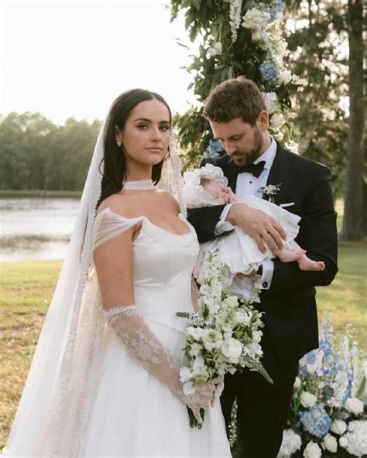 Is Nick Viall Married? His Bio, Age, Family, Wife, Religion, Net worth and Wiki