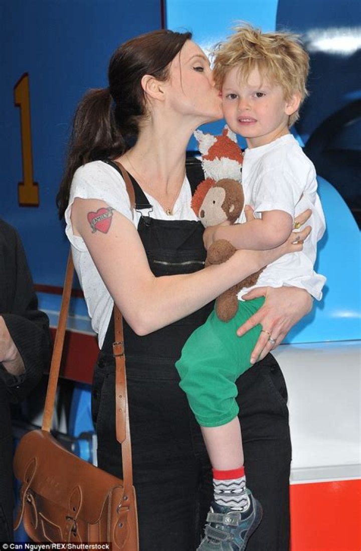 
Is Sophie Ellis Bextor Pregnant Again? Singer Expecting Her Fourth Child In Richard Jones 