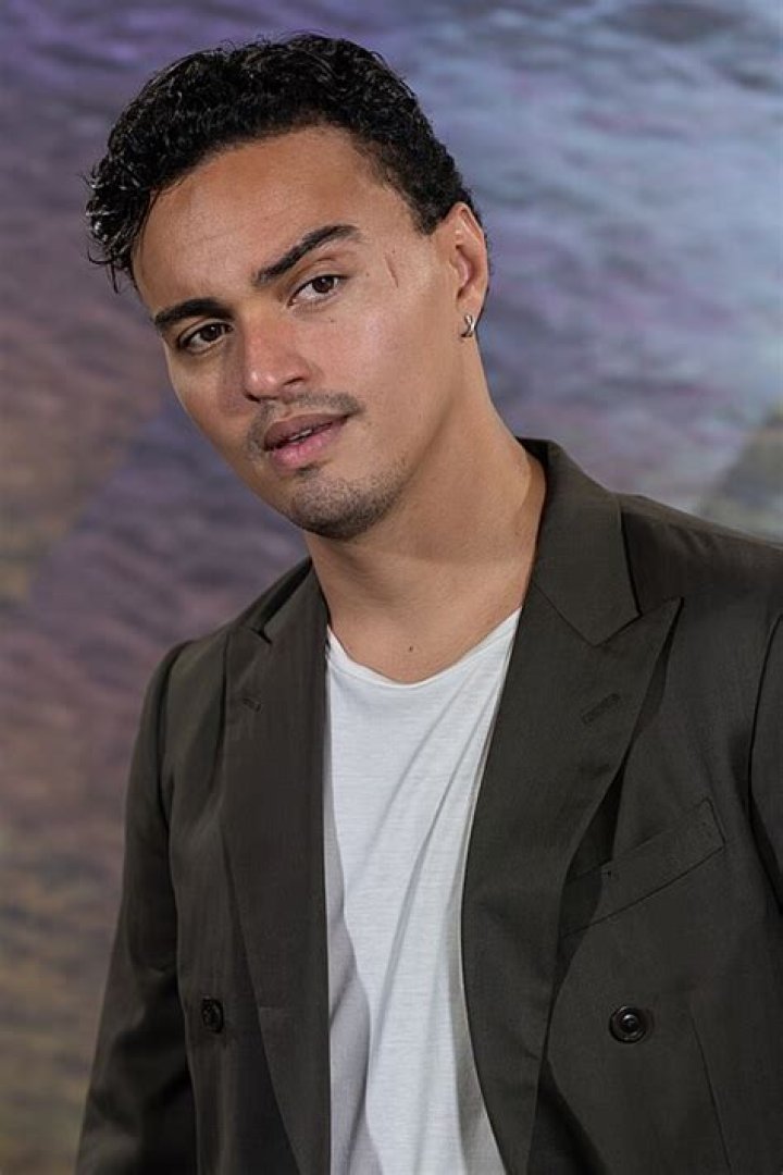 
Is Tonatiuh Elizarraraz Gay? Explore The Sexuality Of Angelyne Actor 