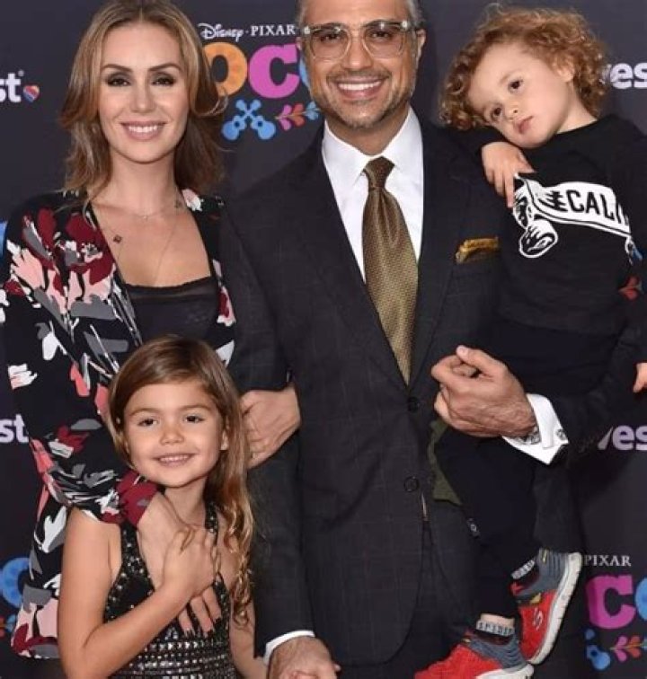 Jaime Camil is Married to Wife: Heidi Balvanera. Kids