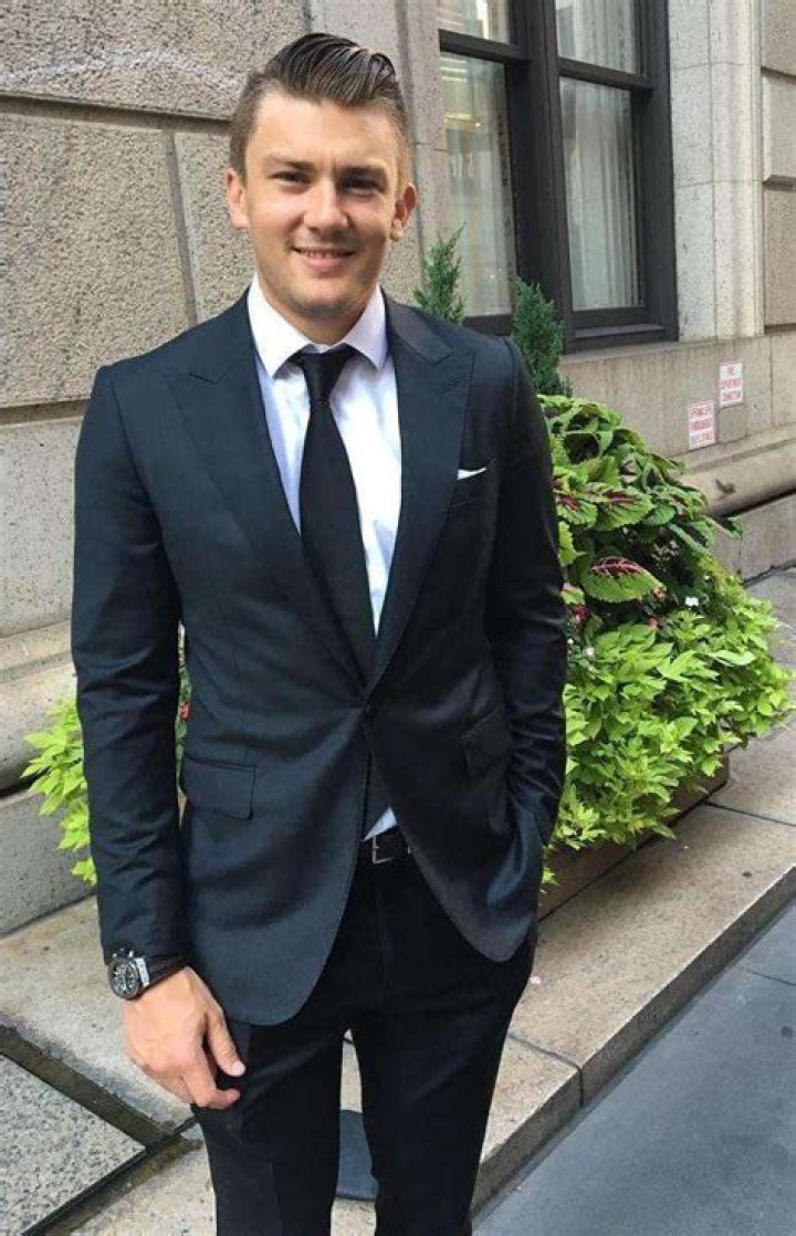 
James van Riemsdyk Height, Weight, Net Worth, Age, Birthday, Wikipedia, Who, Nationality, Biography 