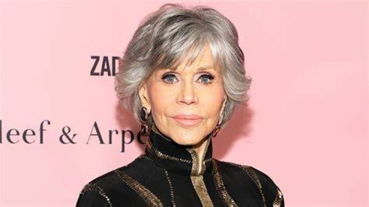 
Jane Fonda Feels ‘Stronger Than I Have in Years’ Following Cancer Diagnosis and Chemotherapy 