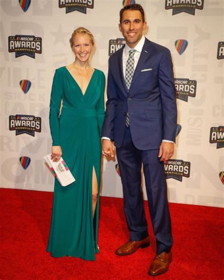 Janice Almirola Age, Birthday, Wikipedia, Who, Nationality, Biography