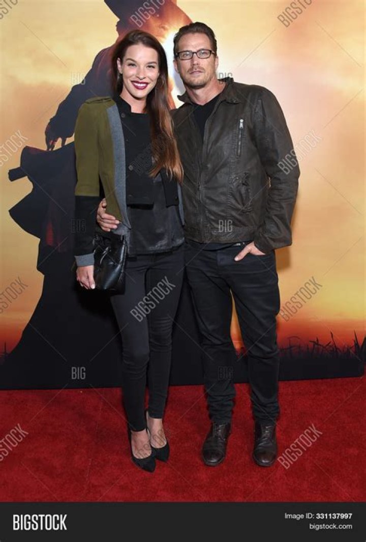 
Jason Lewis Stated That His Girlfriend Influenced Him To Join Dancing With The Stars 