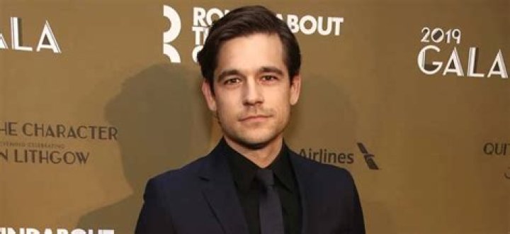 
Jason Ralph Height, Weight, Net Worth, Age, Birthday, Wikipedia, Who, Nationality, Biography 