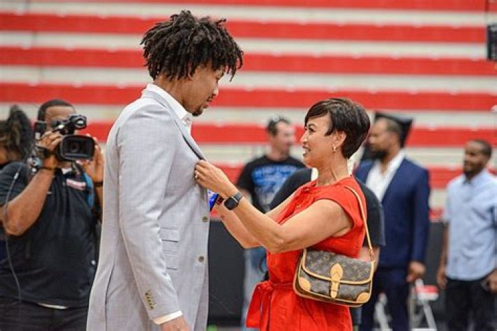 
Jaylin Williams Parents: Meet His Mom and Dad 