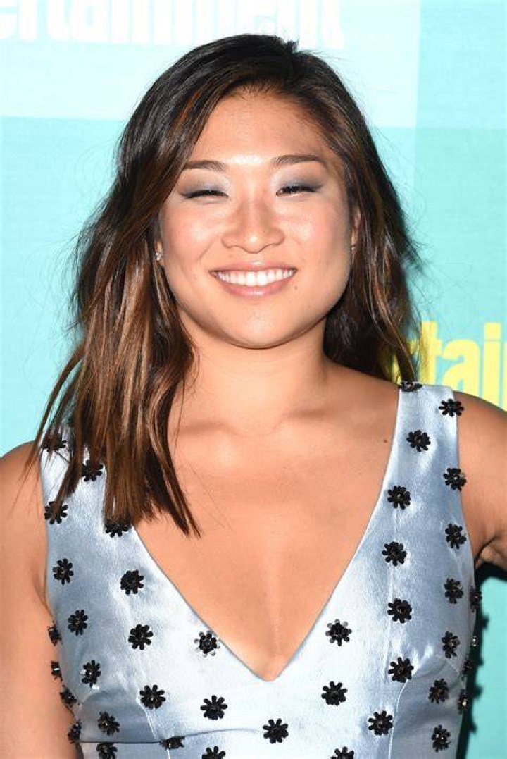 
Jenna Ushkowitz Height, Weight, Net Worth, Age, Birthday, Wikipedia, Who, Nationality, Biography 