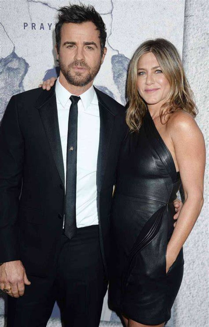 
Jennifer Aniston Turned Ex Justin Theroux’s Former Home Office Into Her ‘Babe Cave’: I ‘Stripped It All’ 