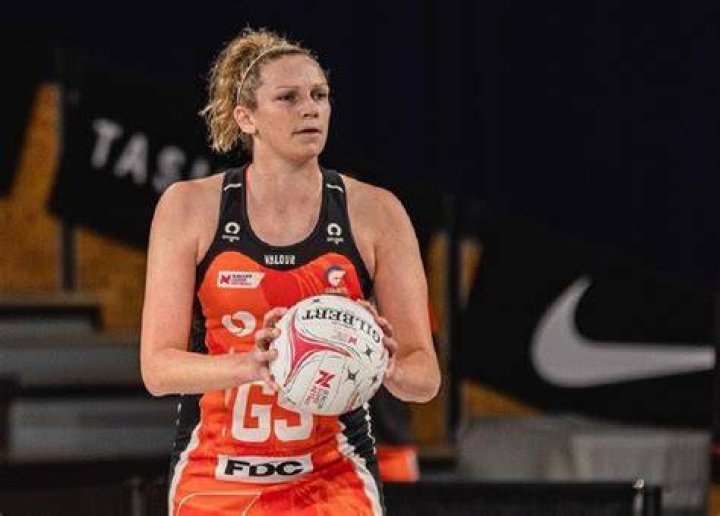 
Jo Harten Height, Weight, Net Worth, Age, Birthday, Wikipedia, Who, Instagram, Biography 