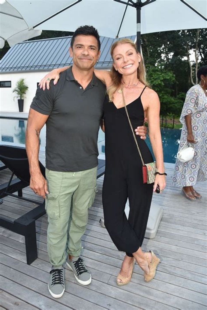 
Joaquin Antonio Consuelos Height, Weight, Net Worth, Age, Birthday, Wikipedia, Who, Instagram, Biography 
