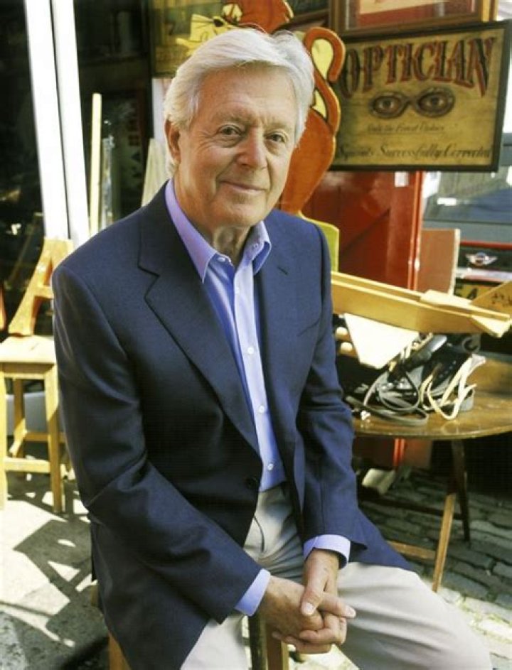
John Sandon Illness Inside The Antiques Roadshow Expert’s Health Battles 
