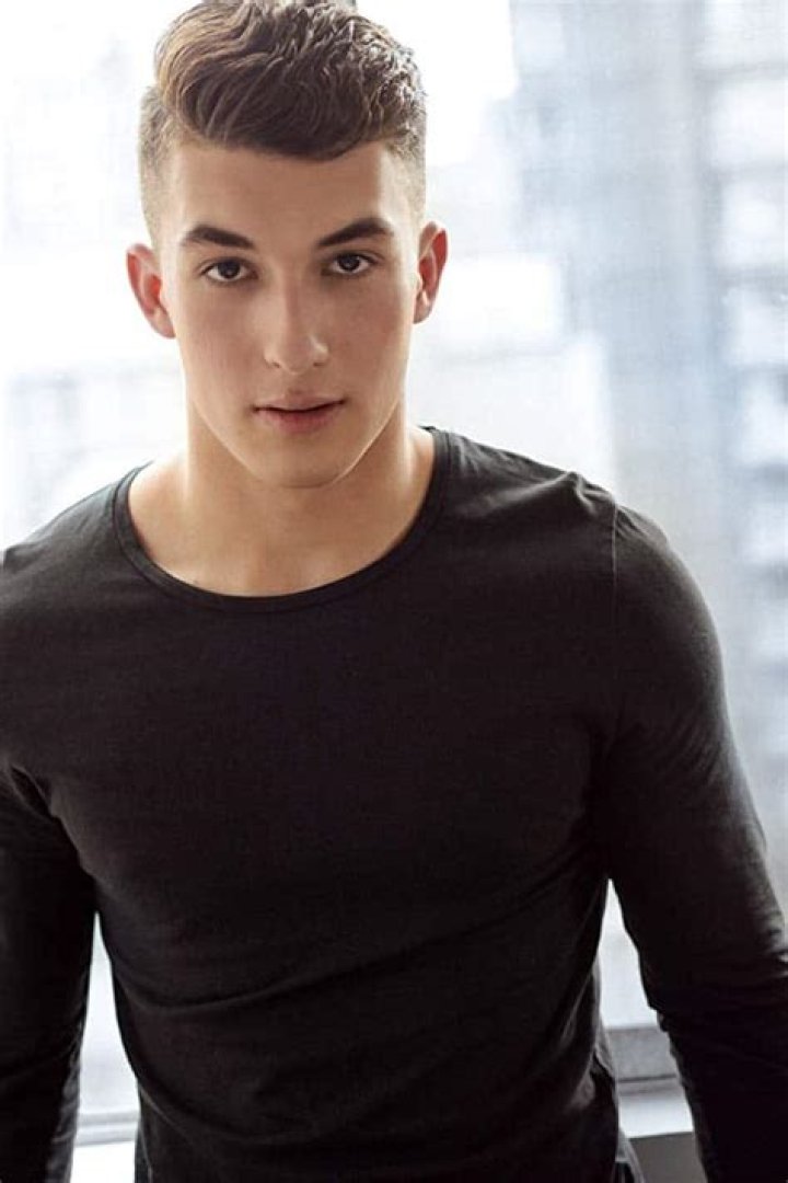 Josh Bogert Height, Weight, Net Worth, Age, Birthday, Wikipedia, Who, Nationality, Biography