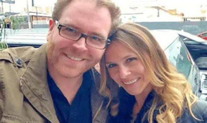 
Josh Gates Wife: Hallie Gnatovich is a Therapist. Kids: Owen and Hailee. 