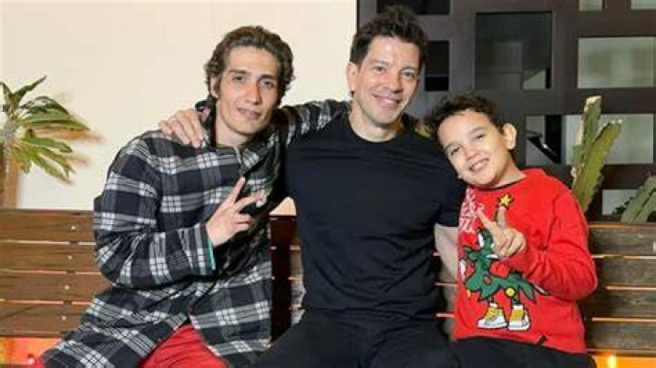 
Juan Peña Pareja Sonia González And Their Hijo Tristán Peña Familia 