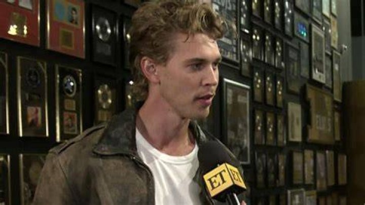 
Kaia Gerber Makes Sneaky Cameo in Boyfriend Austin Butler’s Photoshoot 