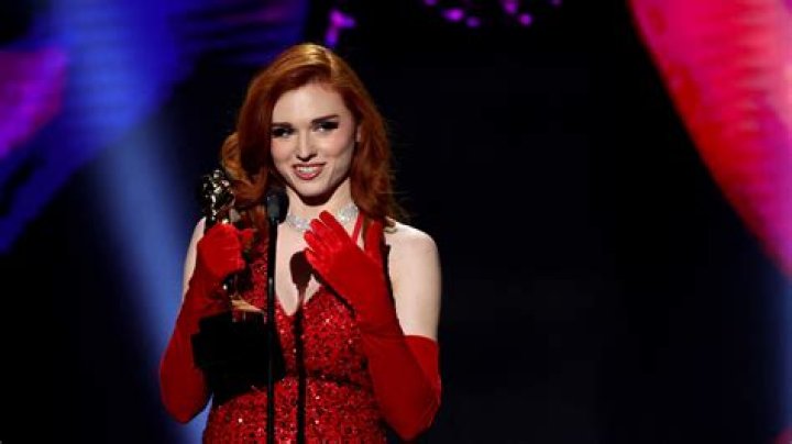 
Kaitlyn ‘Amouranth’ Siragusa Height, Weight, Net Worth, Age, Birthday, Wikipedia, Who, Nationality, Biography 