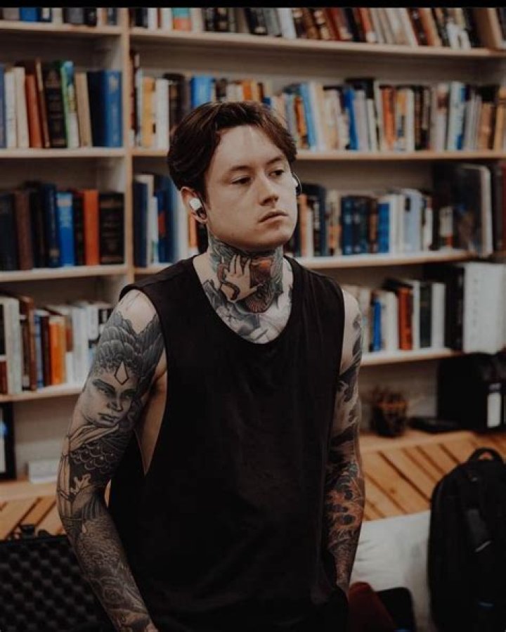 Kane Sebastian Height, Weight, Net Worth, Age, Birthday, Wikipedia, Who, Instagram, Biography