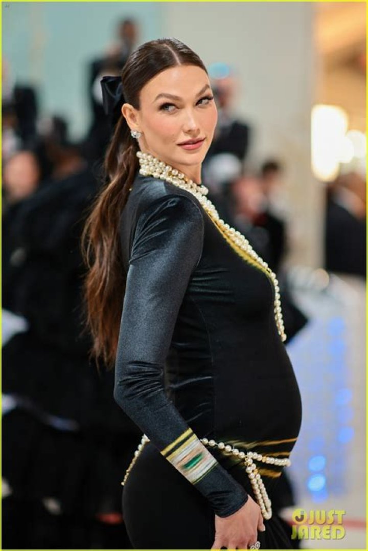 
Karlie Kloss pregnancy reveal at Met Gala 2023 wearing Loewe gives internet a sweet moment 