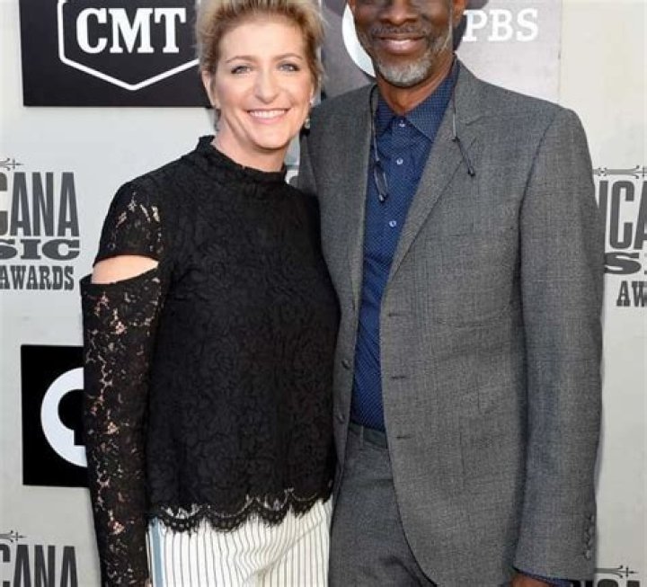 Keb Mo is Married to Wife: Robbie Brooks Moore
