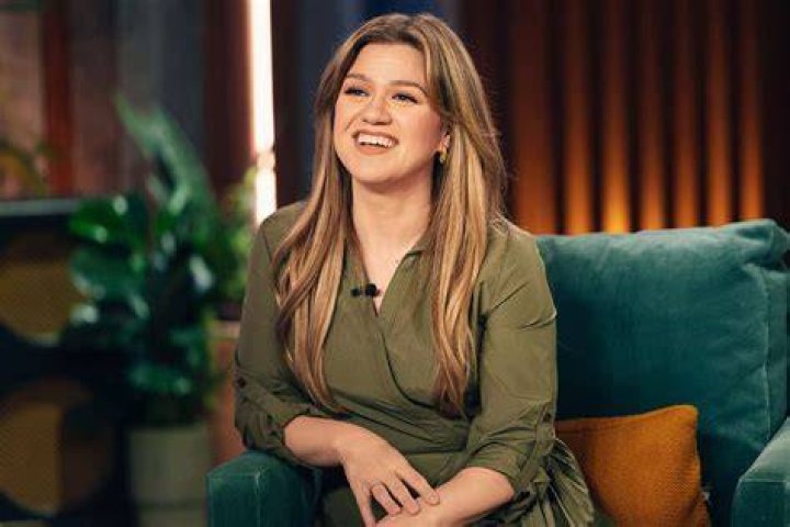 
Kelly Clarkson Announces 10-Date Las Vegas Residency, Ticket Options Revealed 