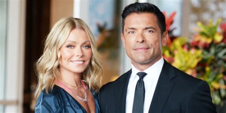 
Kelly Ripa Shows Off Her Swimsuit-Clad Backside in ‘Cheeky New Year’ Throwback with Mark Consuelos 