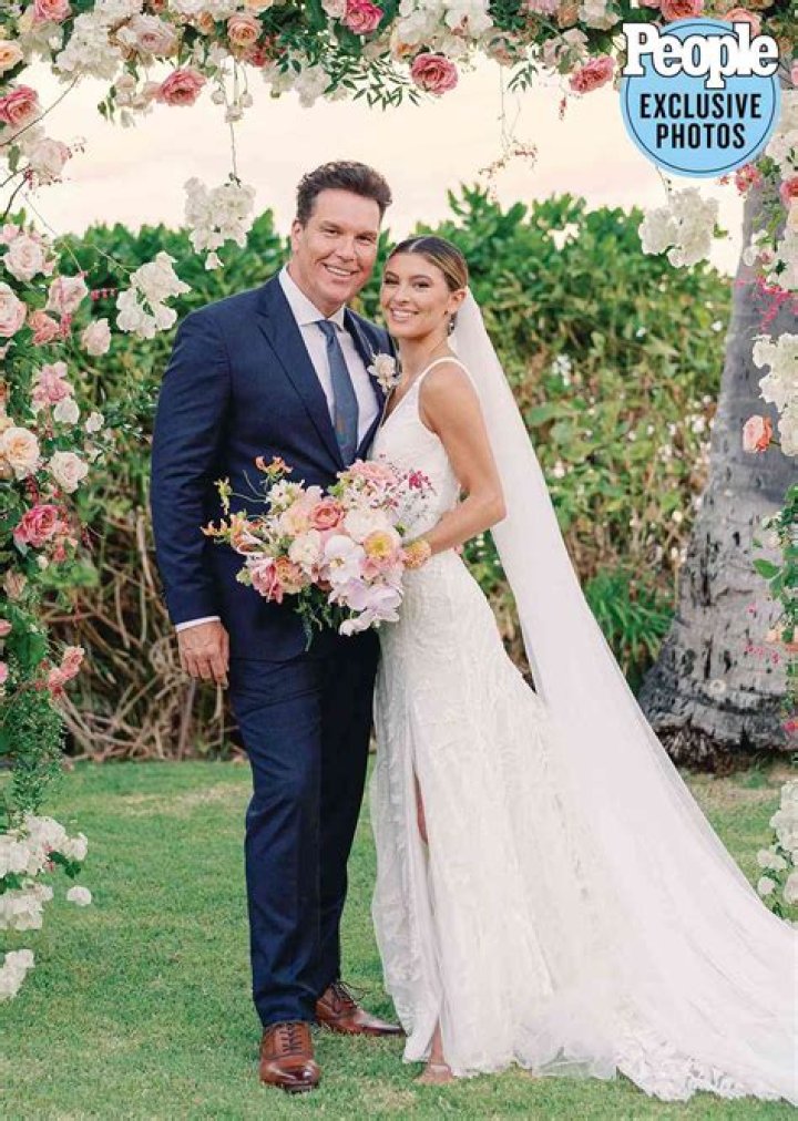
Kelsi Taylor Net Worth As Dane Cook Is Engaged To His Long Term Girlfriend 