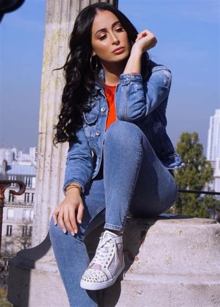 
Kenza Farah Height, Weight, Net Worth, Age, Birthday, Wikipedia, Who, Nationality, Biography 