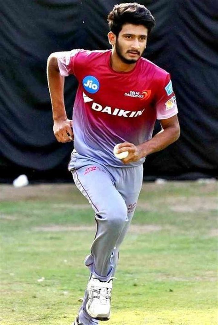 
Khaleel Ahmed Height, Weight, Net Worth, Age, Birthday, Wikipedia, Who, Nationality, Biography 