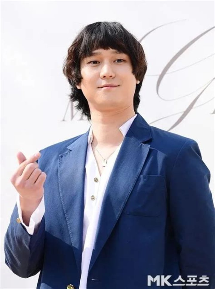 
Kyung-pyo Height, Weight, Net Worth, Age, Birthday, Wikipedia, Who, Nationality, Biography 