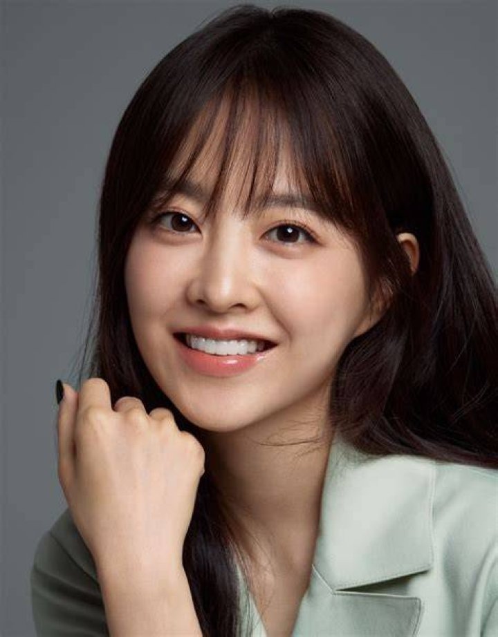 Lee Bo-young Height, Weight, Net Worth, Age, Birthday, Wikipedia, Who, Nationality, Biography