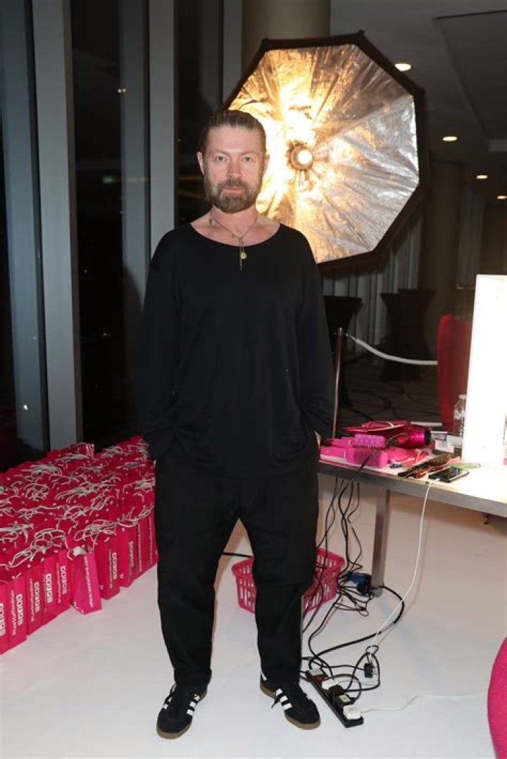 
Lee Stafford Height, Weight, Net Worth, Age, Birthday, Wikipedia, Who, Nationality, Biography 