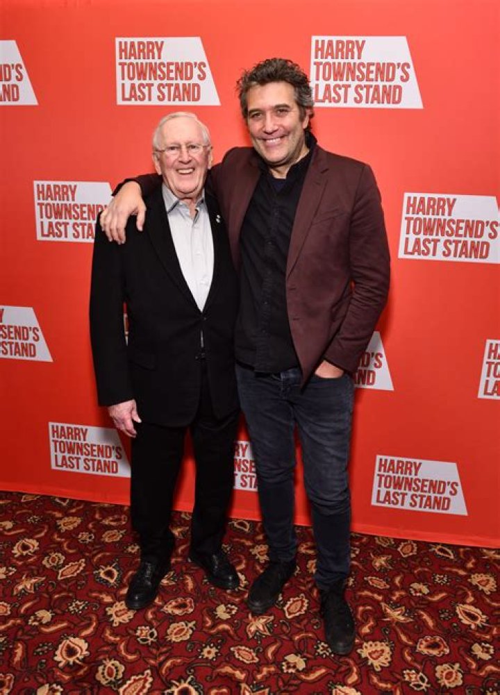 Len Cariou Height, Weight, Net Worth, Age, Birthday, Wikipedia, Who, Instagram, Biography
