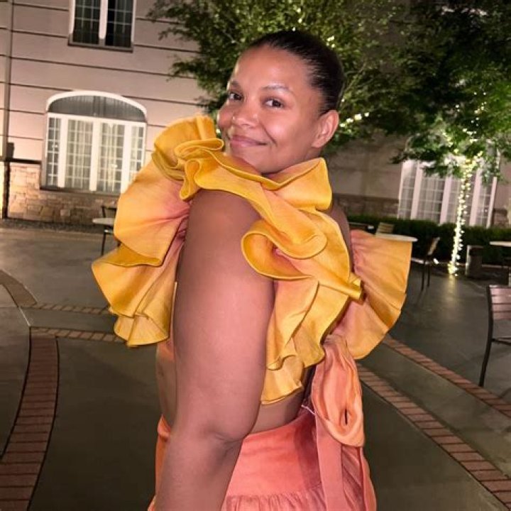 
Leslia Sidora Height, Weight, Net Worth, Age, Birthday, Wikipedia, Who, Nationality, Biography 