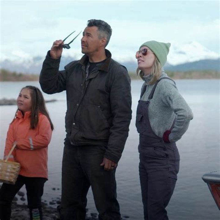 
Life Below Zero Agnes Hailstone Lives In Alaska With Husband Chip Hailstone and Kids 