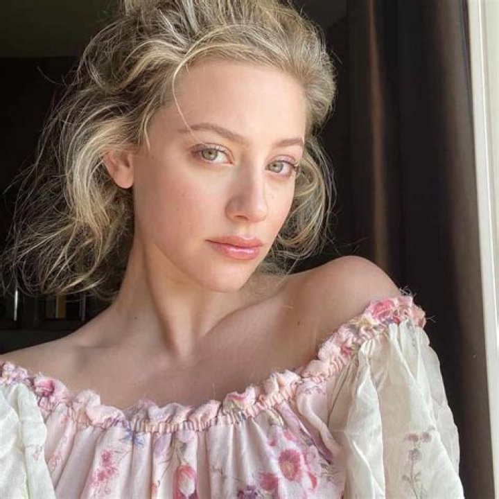 Lili Reinhart Height, Weight, Net Worth, Age, Birthday, Wikipedia, Who, Instagram, Biography