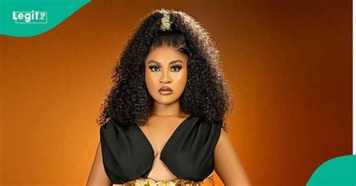 
Liquorose shares new images and it causes a stir among fams 