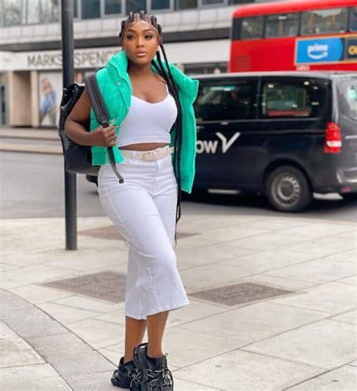 
Lizzy Gold Looks Stunning As She Shares Exciting Post On IG 