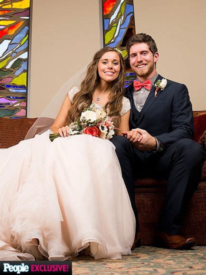 
Lou Hay And Jake O’Neil Got Mattied – See Their Wedding Pictures And Family 